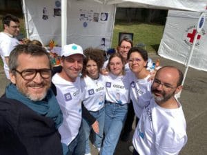 Les b&eacute;n&eacute;voles et membres avec Guillaume Canet